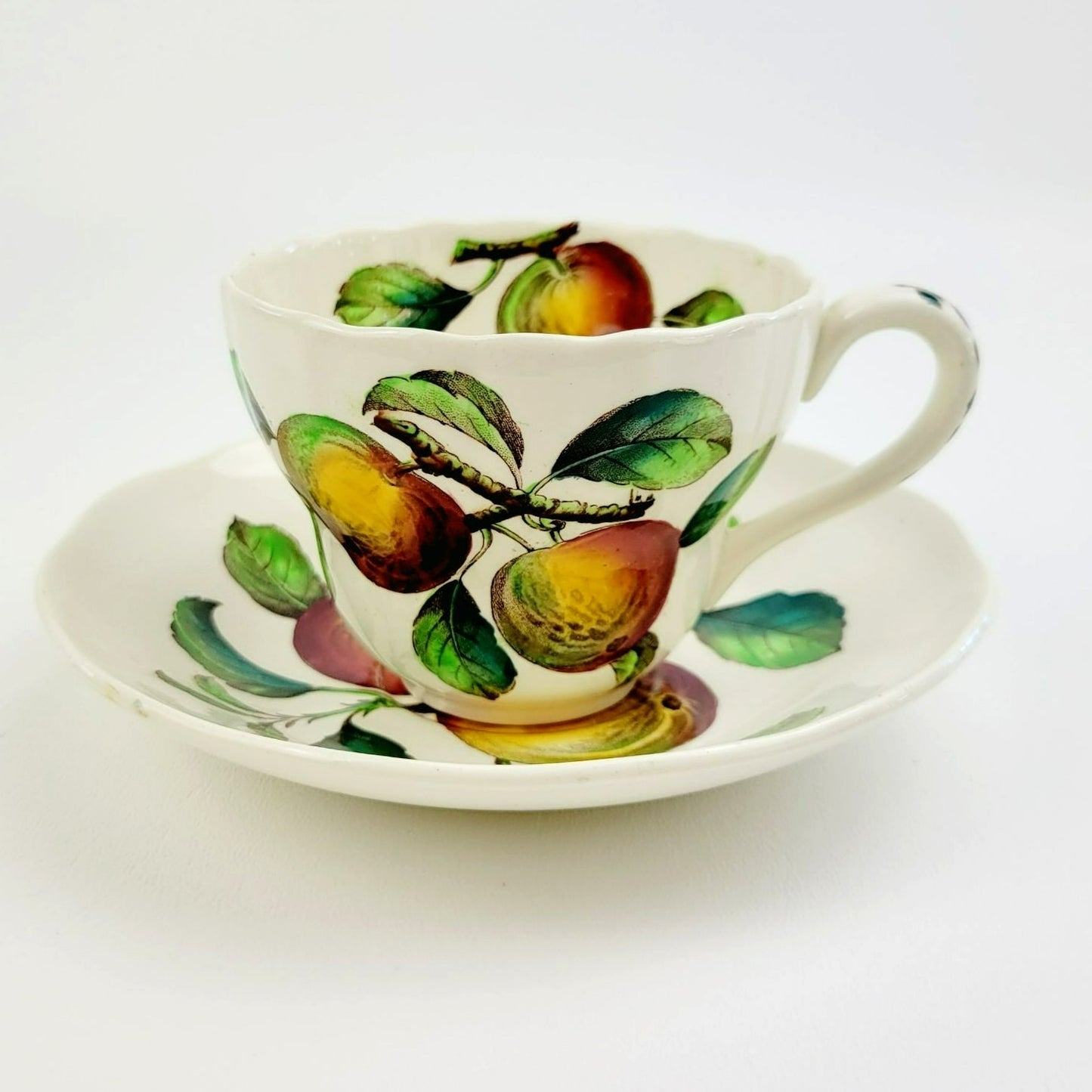 Spode Apple Teacup & Saucer, Embossed Scalloped Edge, c.1962-64 England