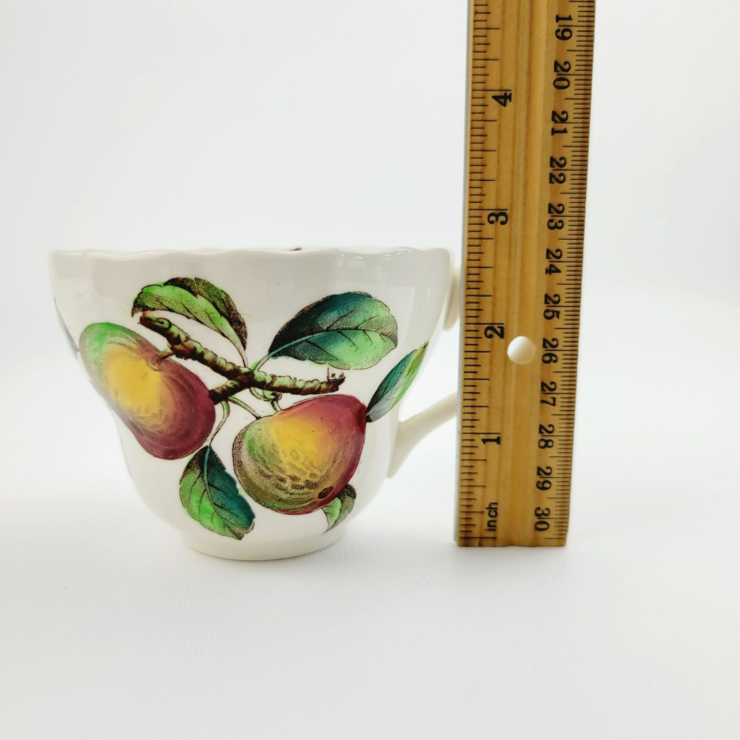 Spode Apple Teacup & Saucer, Embossed Scalloped Edge, c.1962-64 England
