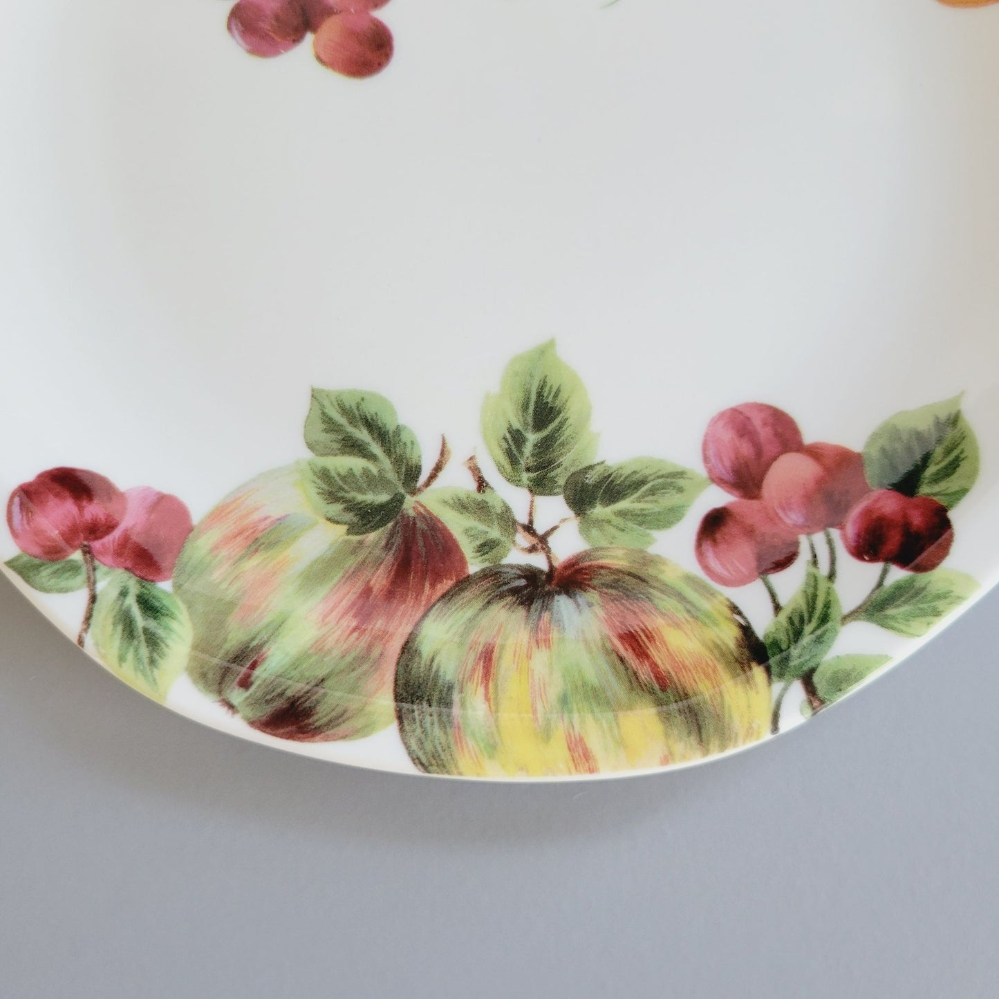 Royal Doulton Vintage Grape Salad Plate c.1990s England