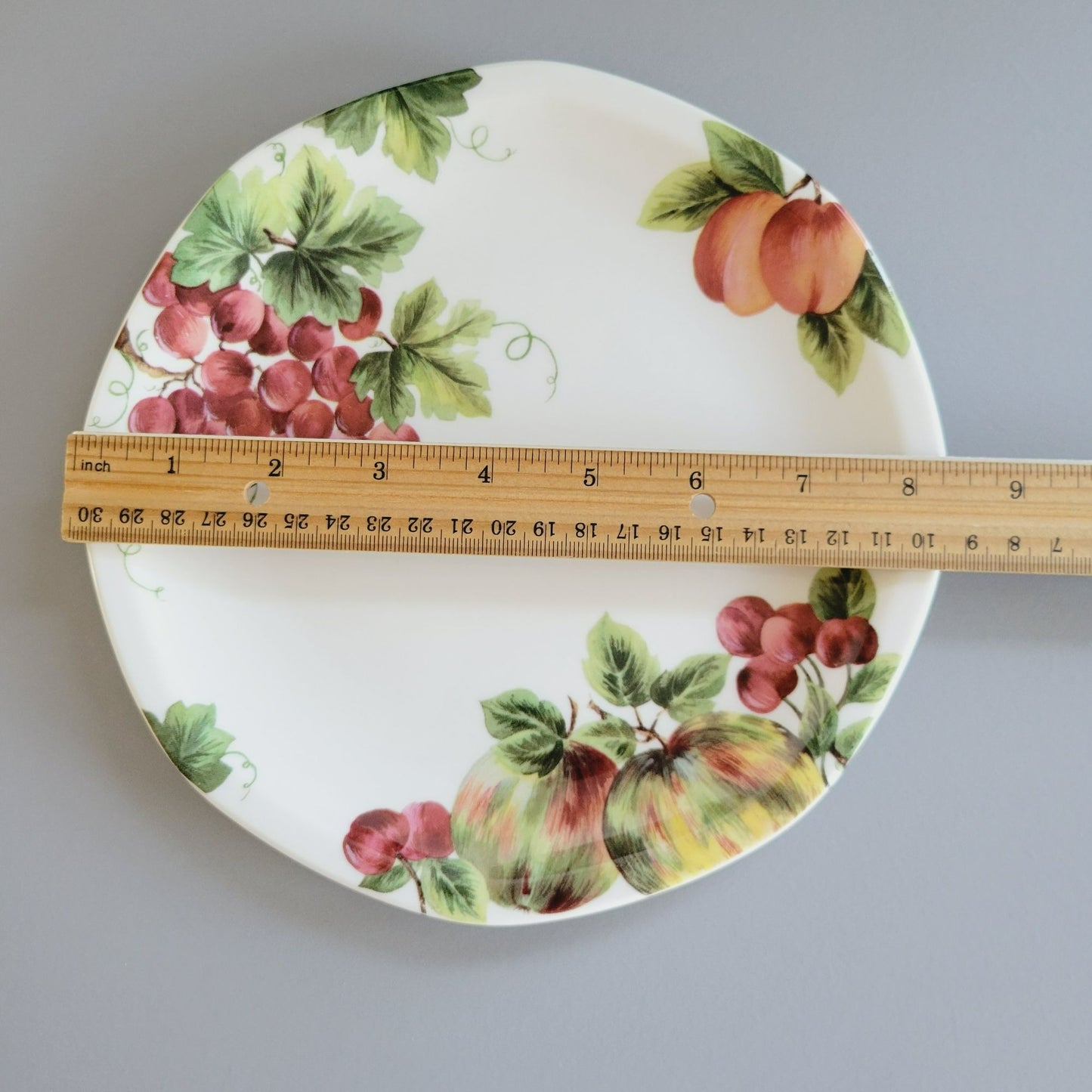 Royal Doulton Vintage Grape Salad Plate c.1990s England