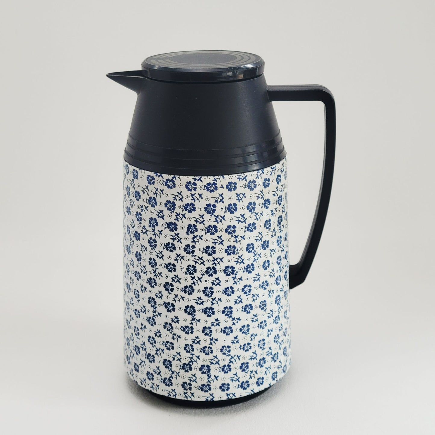 Japan Peacock 1 Liter Carafe