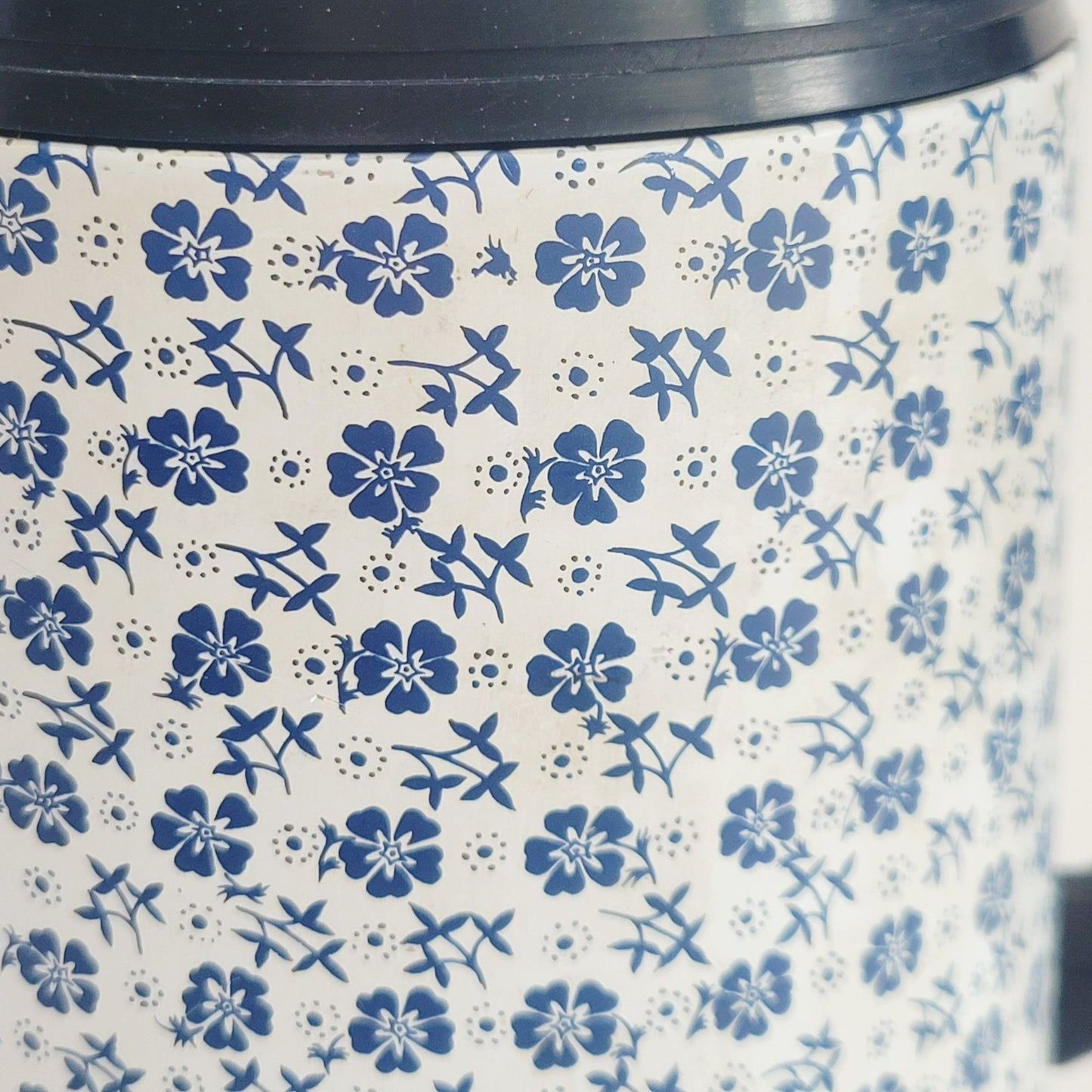 Japan Peacock 1 Liter Carafe