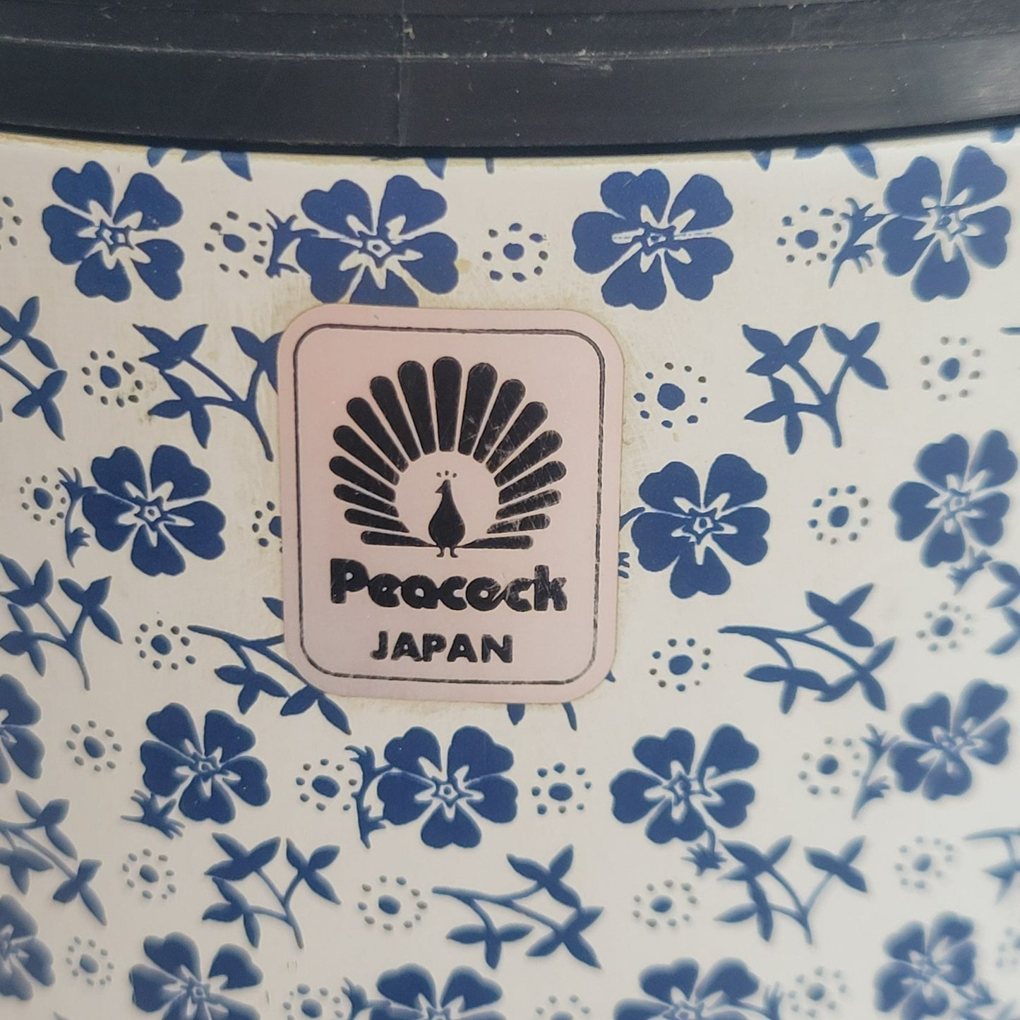 Japan Peacock 1 Liter Carafe