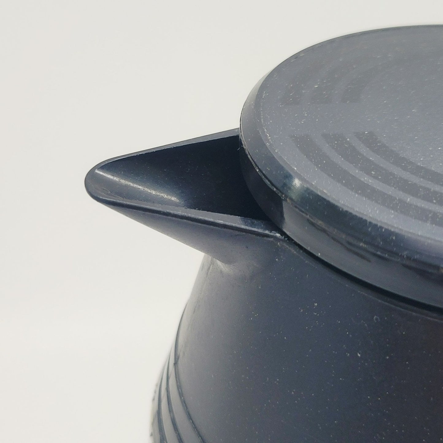 Japan Peacock 1 Liter Carafe