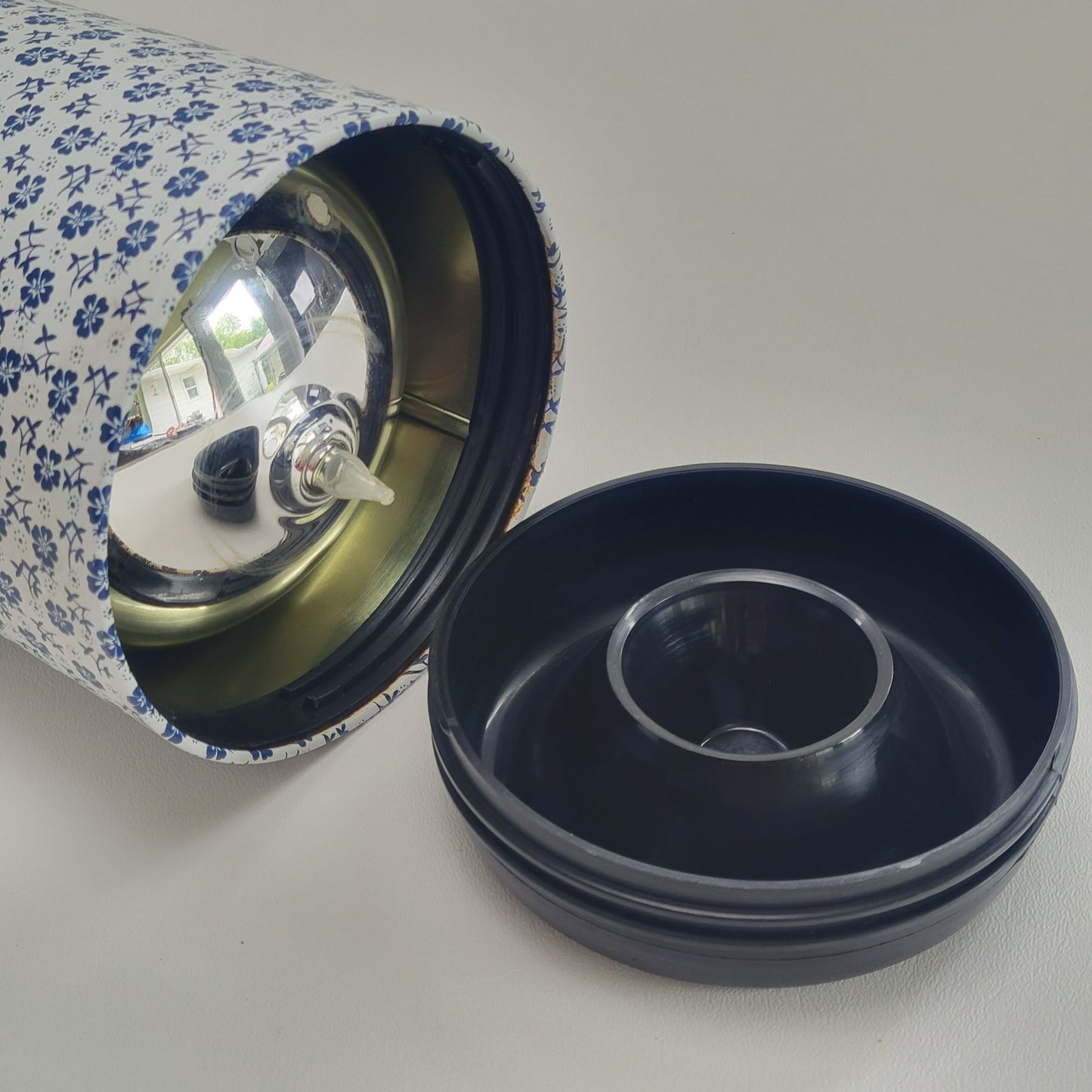 Japan Peacock 1 Liter Carafe