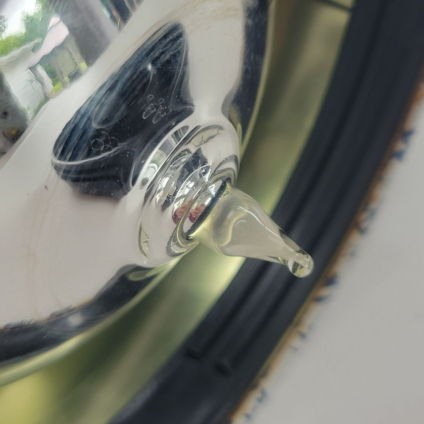 Japan Peacock 1 Liter Carafe