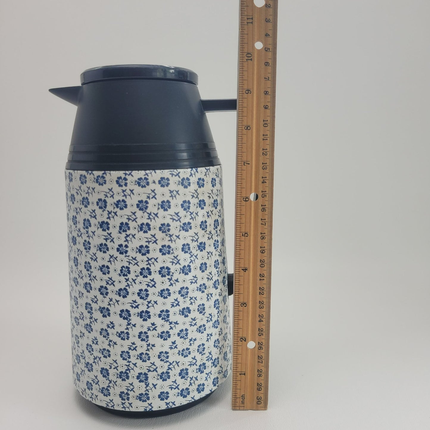 Japan Peacock 1 Liter Carafe