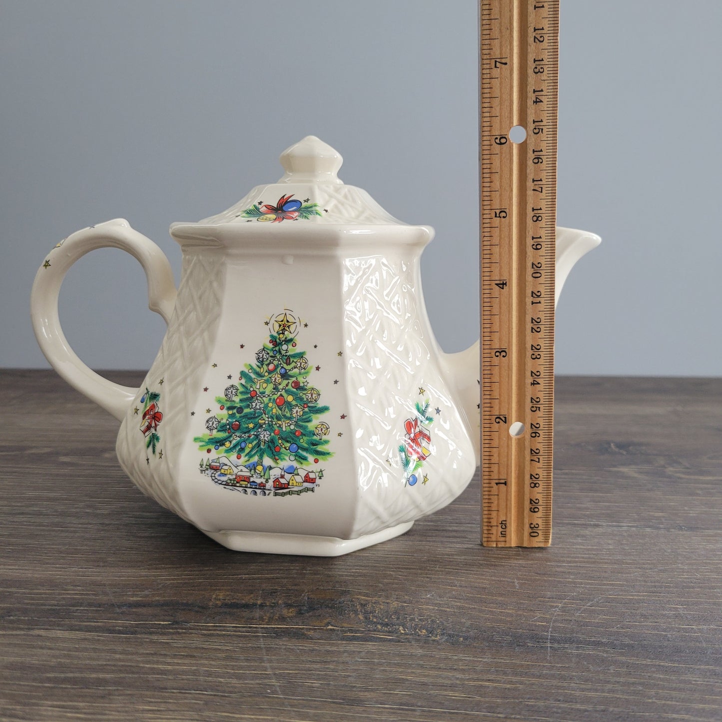 Sadler Christmas Eve Teapot, Made In England