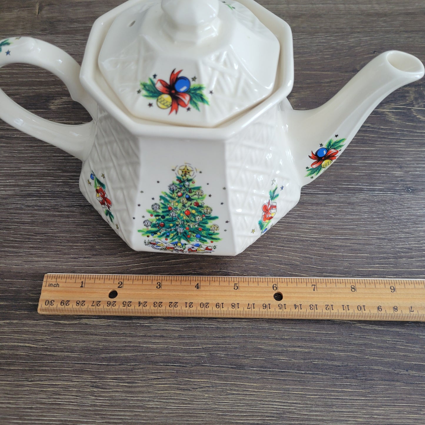 Sadler Christmas Eve Teapot, Made In England