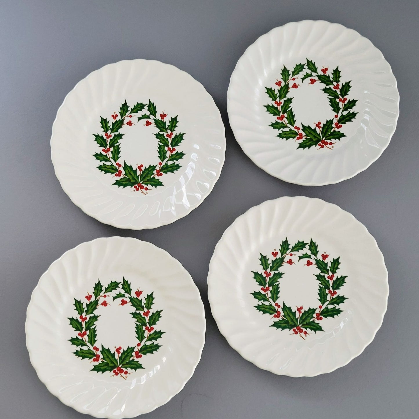 Scio Holly Berry Bread Plate, Set of 4