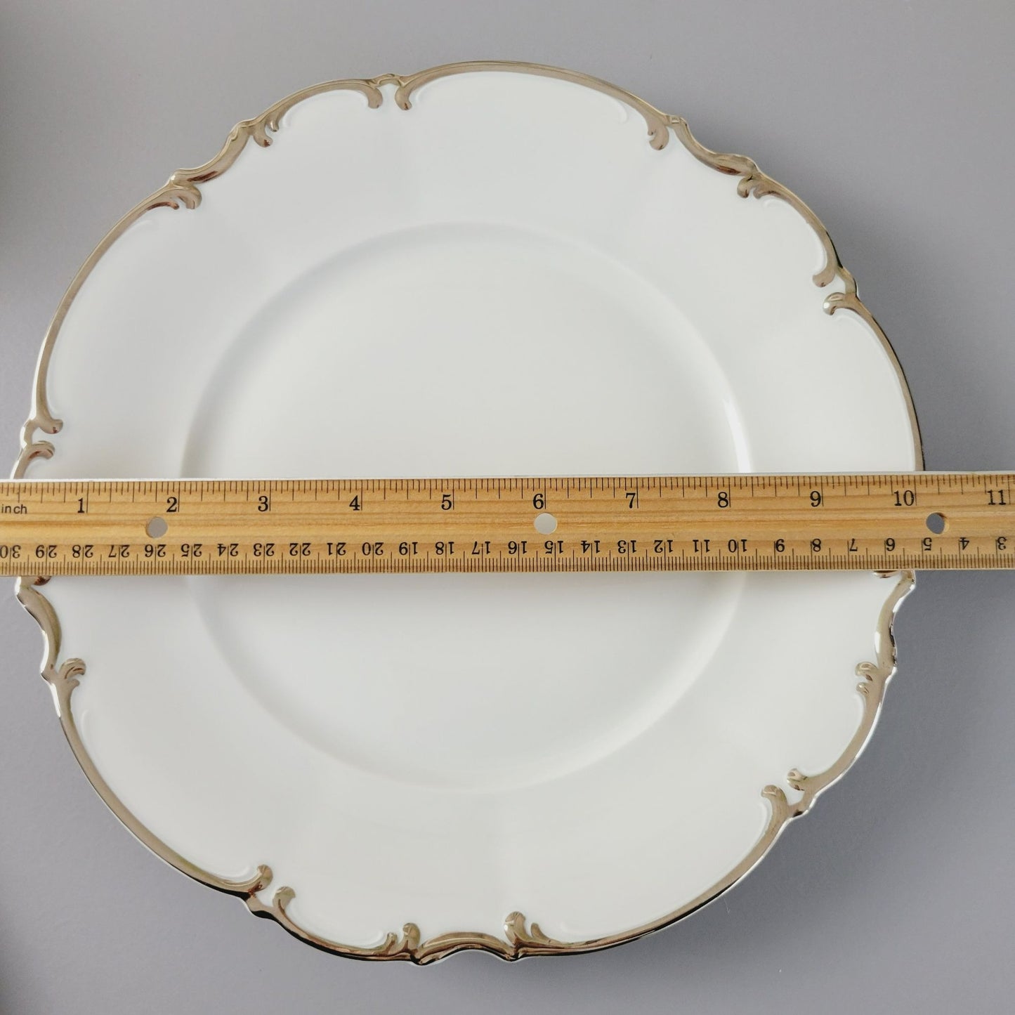 Hutschenreuther Revere Dinner Plate, Heavy Platinum Trim, Bavaria Germany