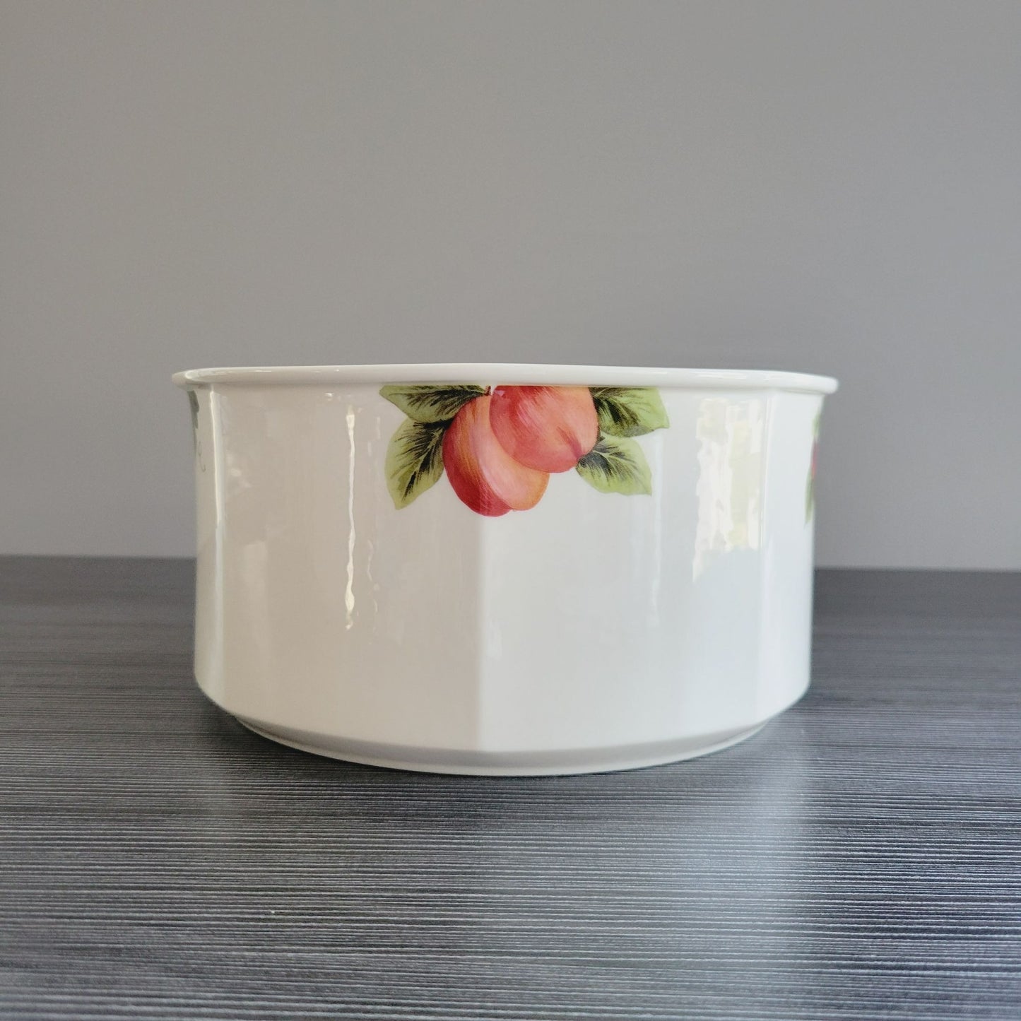 Royal Doulton Vintage Grape 9" Salad Serving Bowl c.1990s England Fruit Fall Dinnerware