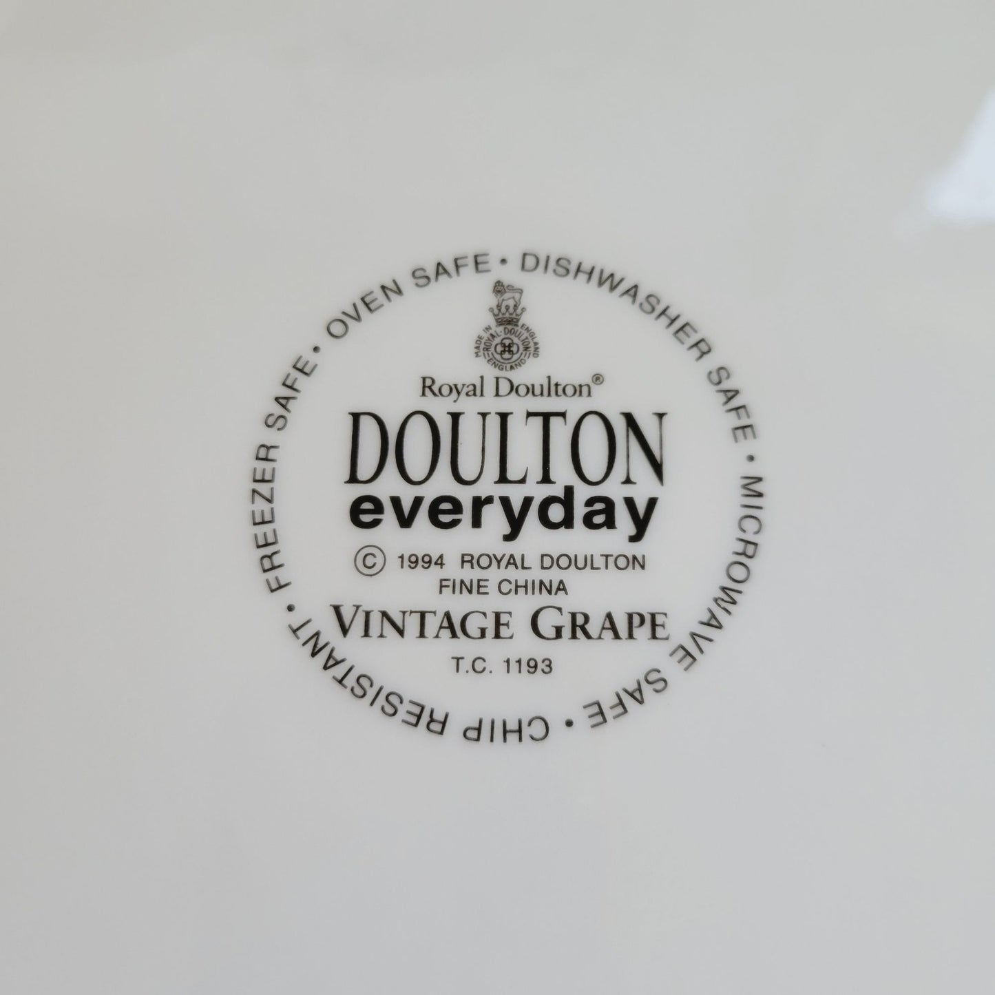 Royal Doulton Vintage Grape 9" Salad Serving Bowl c.1990s England Fruit Fall Dinnerware