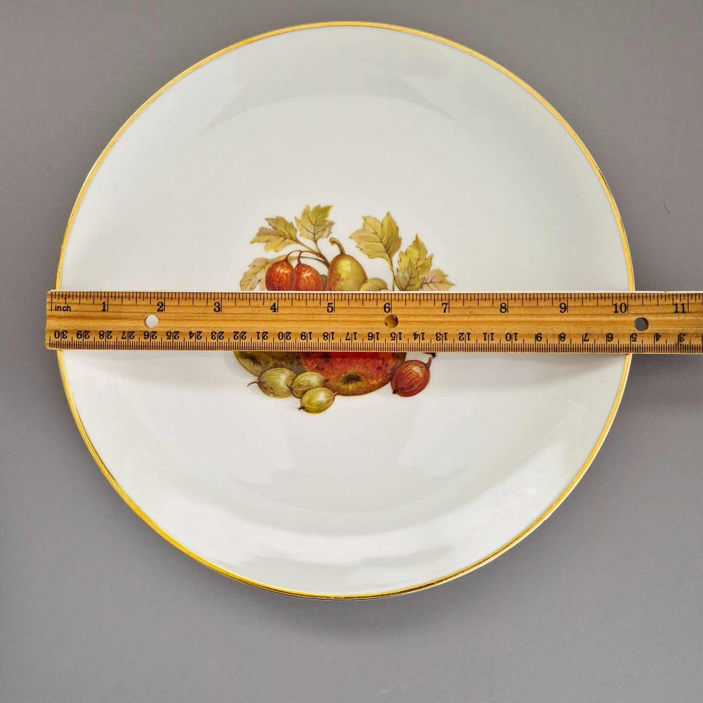 Bareuther Pear & Grape Dinner Plates, c.1970-90s Germany