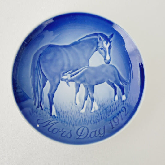 Vintage 1972 B&G Mothers Day Mors Dags Horse Plate Blue & White Decor, Made in Denmark