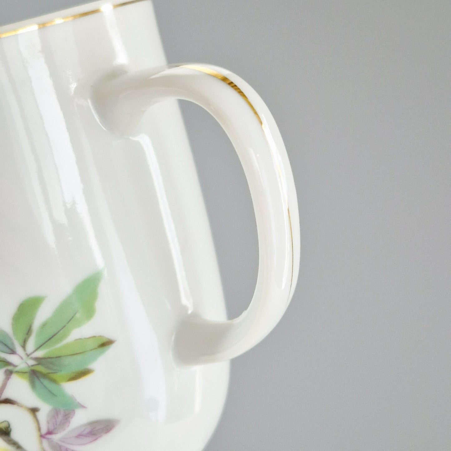 Vintage Bullfinch Bird Pedestal Mug Set of 2