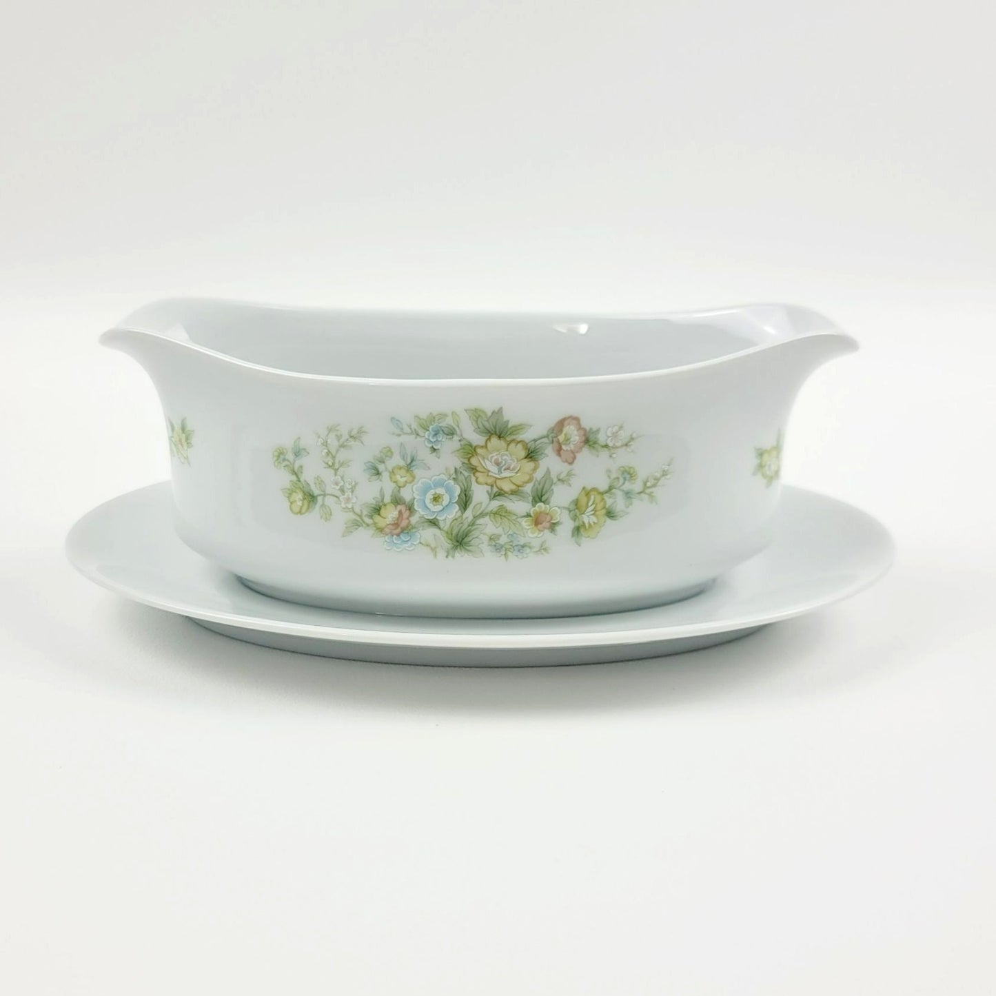 Fashion Royale Ashley Gravy Boat & Underplate, Made in Japan