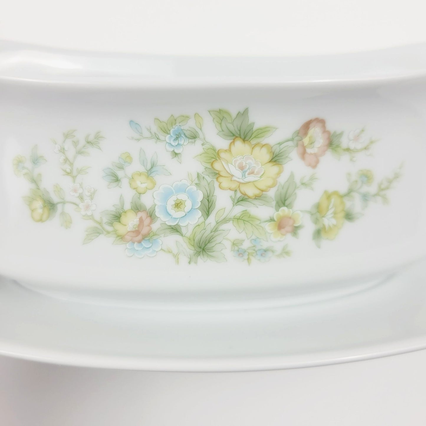 Fashion Royale Ashley Gravy Boat & Underplate, Made in Japan