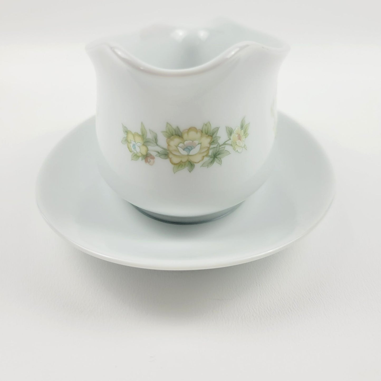 Fashion Royale Ashley Gravy Boat & Underplate, Made in Japan