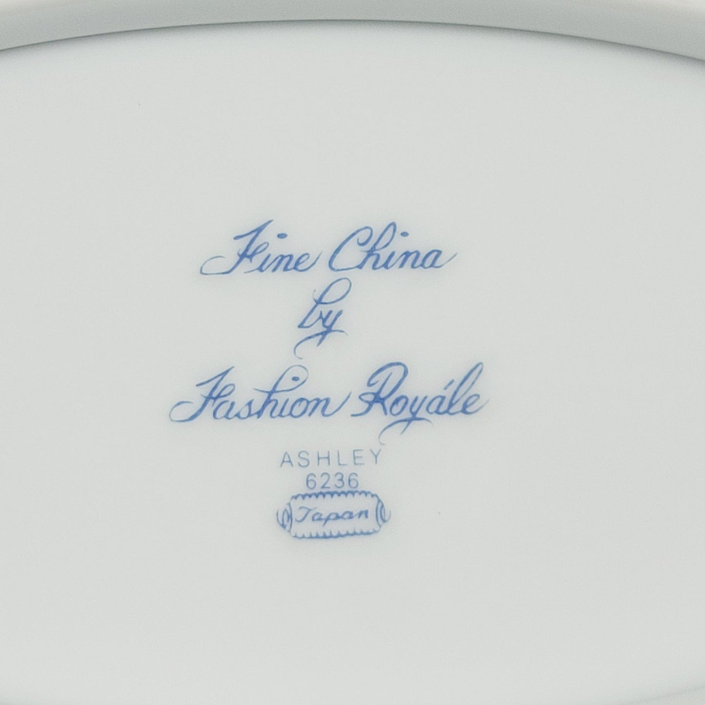 Fashion Royale Ashley Gravy Boat & Underplate, Made in Japan