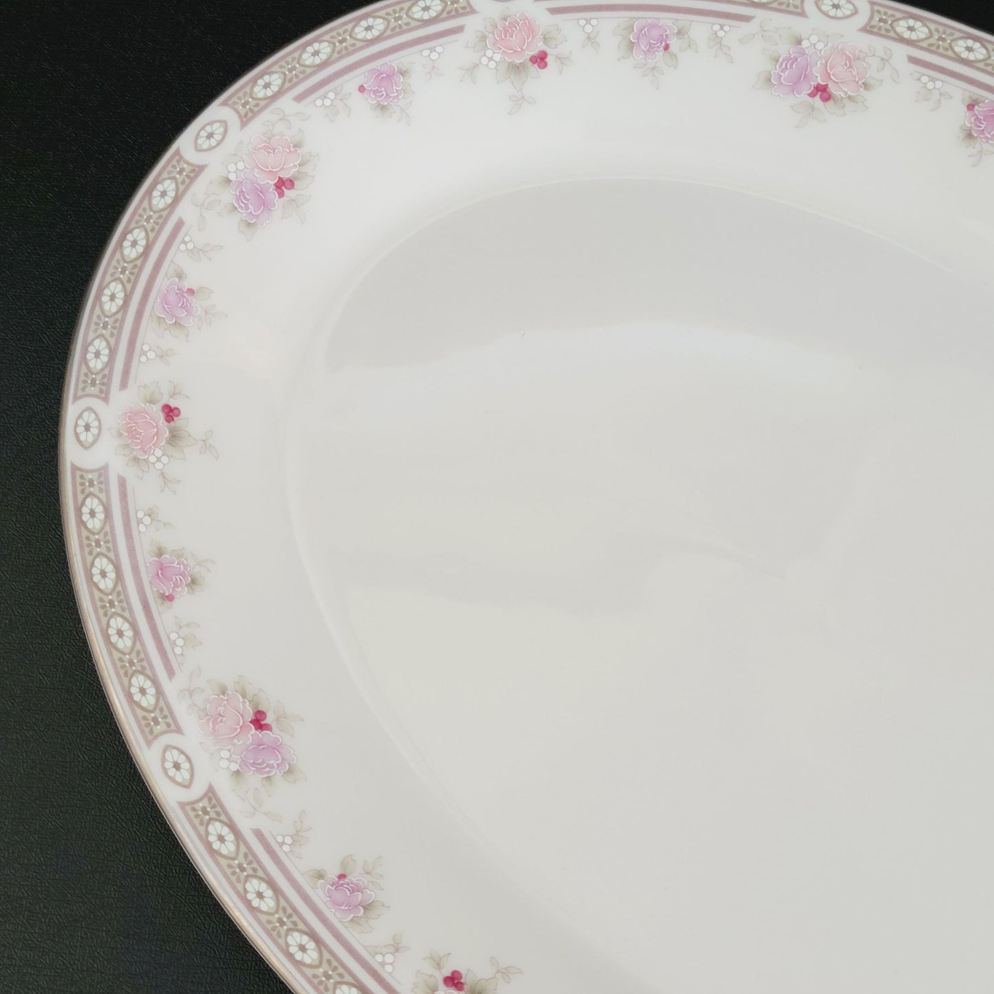 Royal Doulton Elegance 13" Serving Platter, c.1980s England