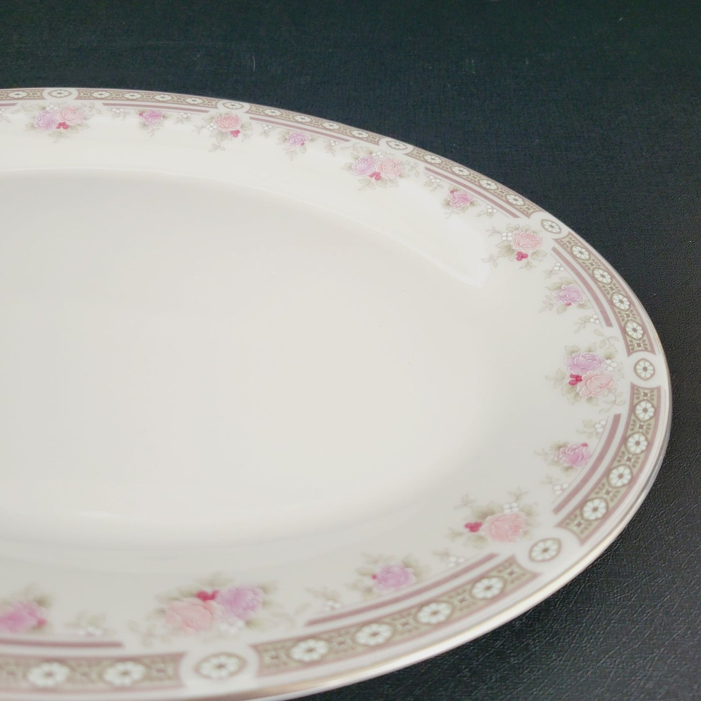 Royal Doulton Elegance 13" Serving Platter, c.1980s England