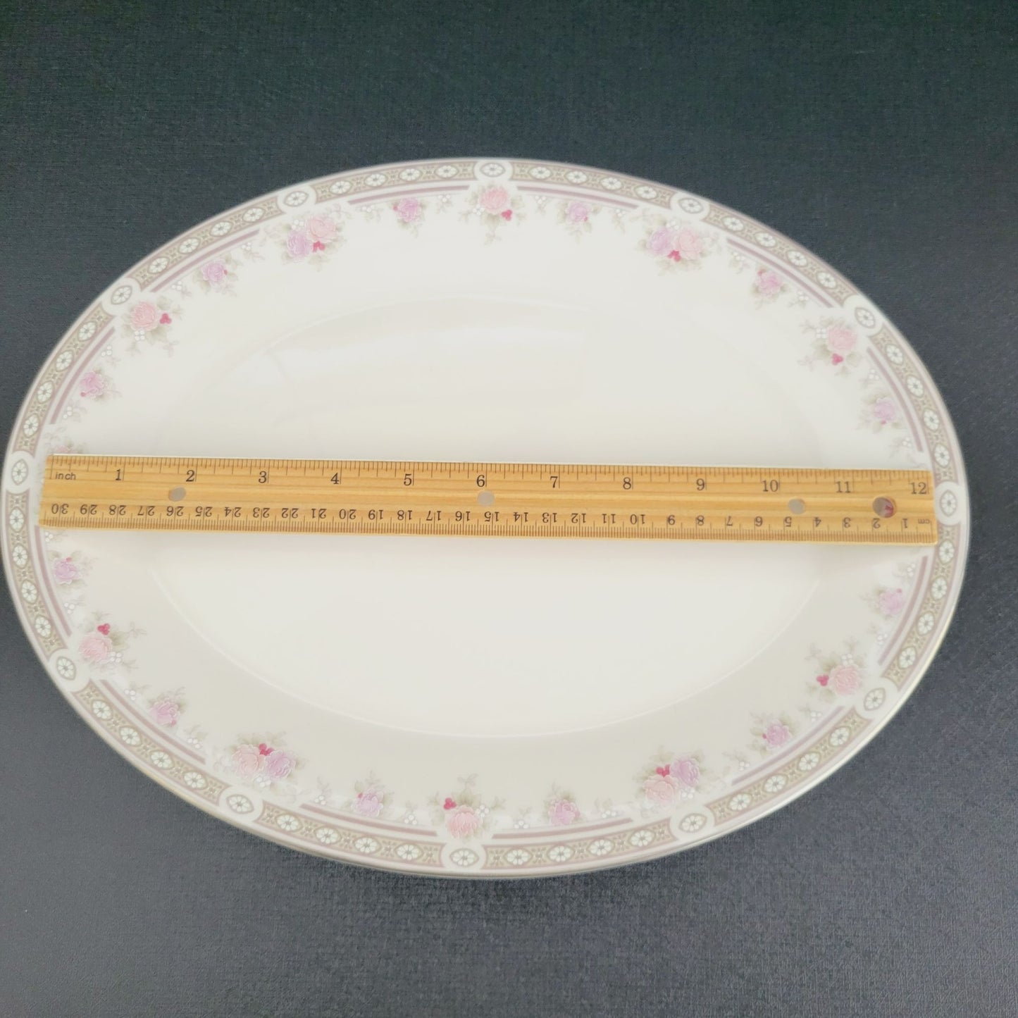 Royal Doulton Elegance 13" Serving Platter, c.1980s England