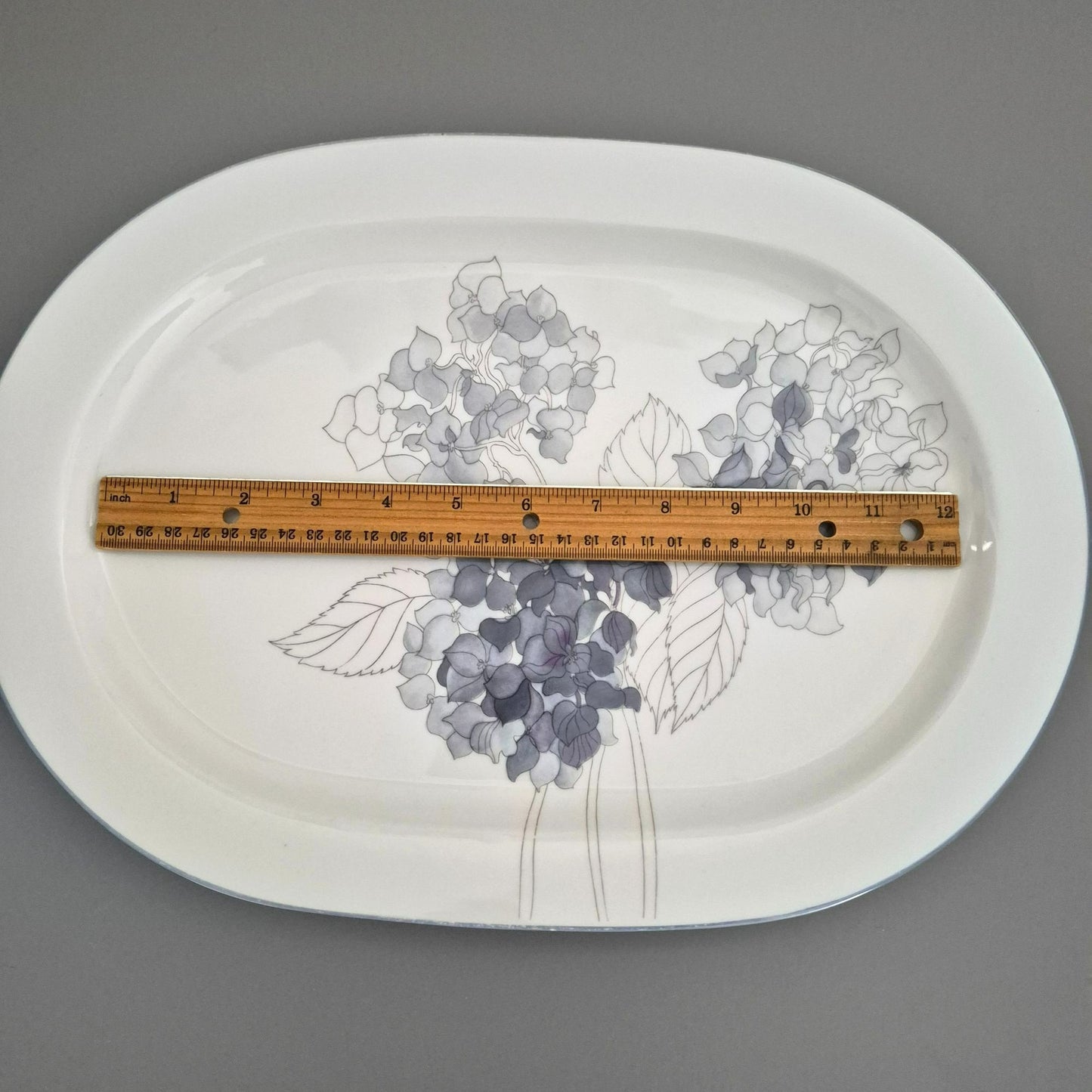 Block Spal "Hydrangea" 15" Oval Serving Platter, c.1982-91 Portugal