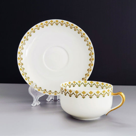 Haviland Teacup and Saucer, Schleiger 570d, c.1926-31 Limoges France