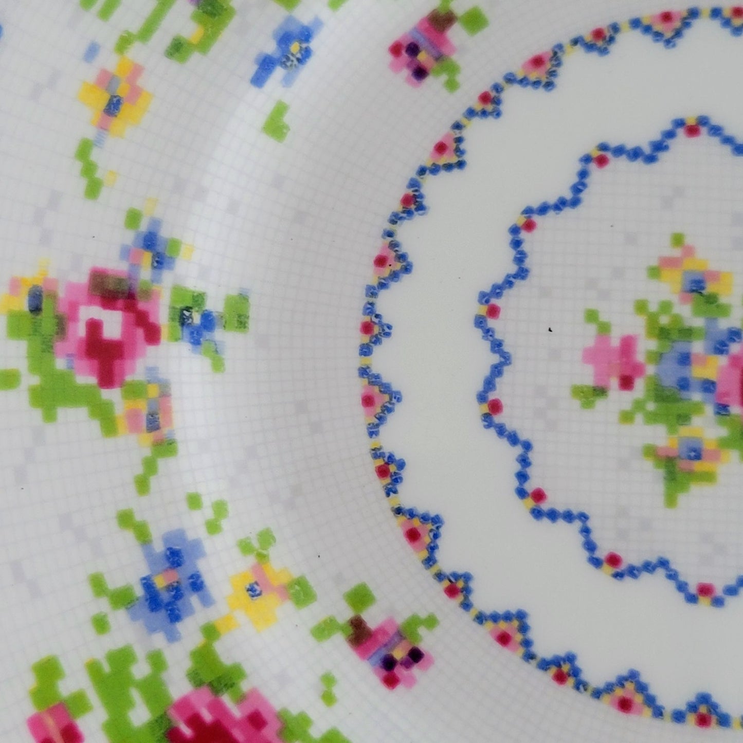 Royal Albert Petit Point Bread Plate, Set of 4, England c.1932-97