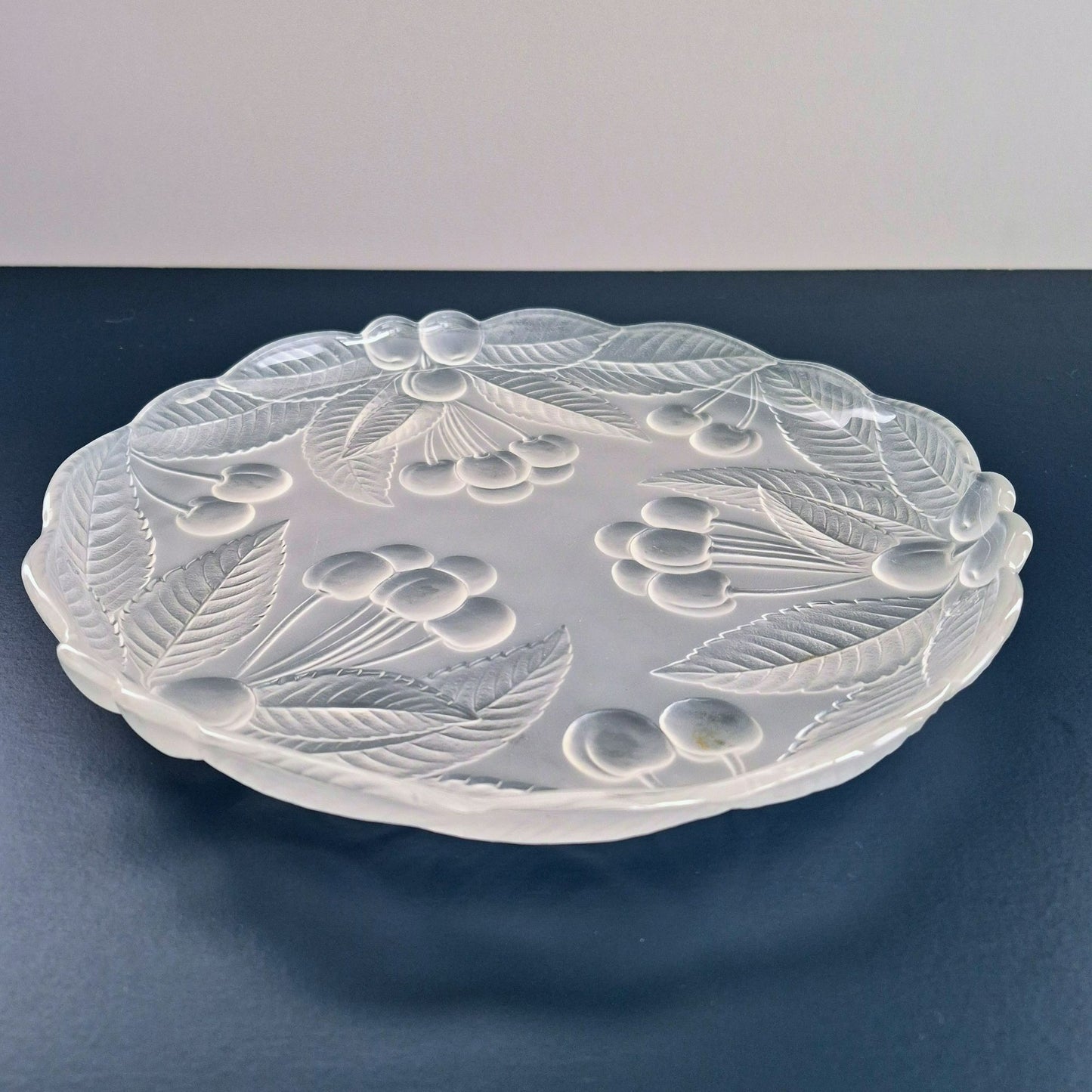 Mikasa BOUNTIFUL Frosted Glass Round Serving Platter