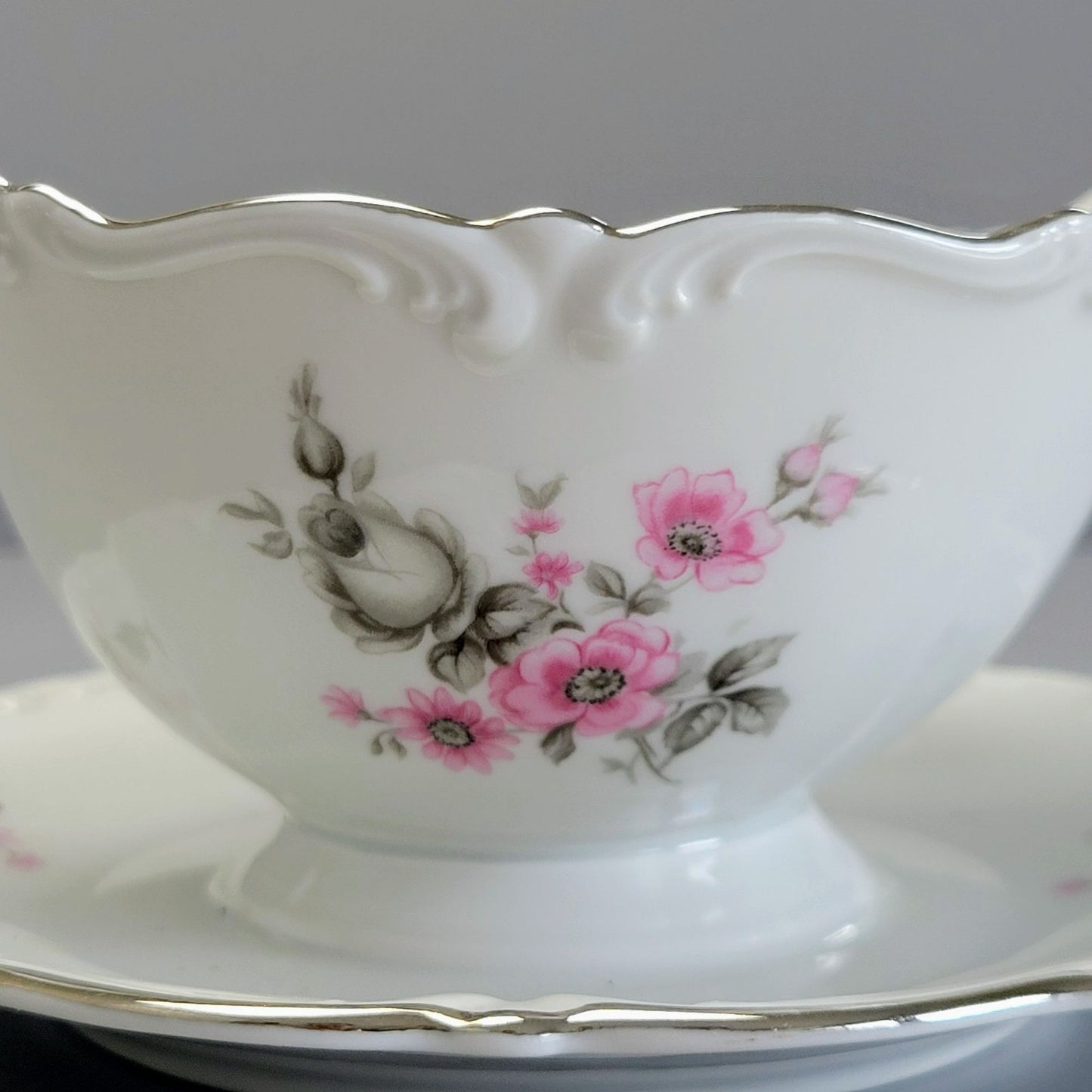 Tirschenreuth Picardy Gravy Boat & Underplate, c.1969 Bavaria Germany