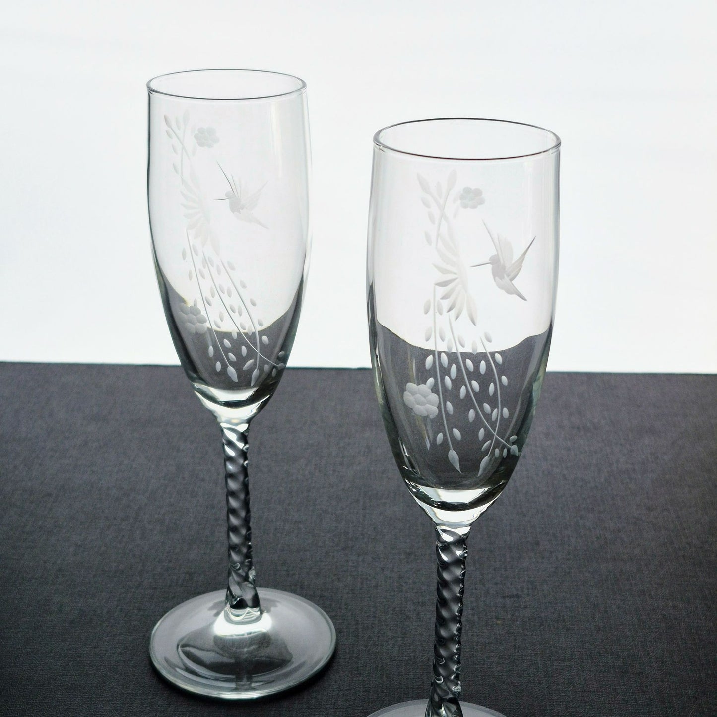Vintage Etched Hummingbird Fluted Champagne Set
