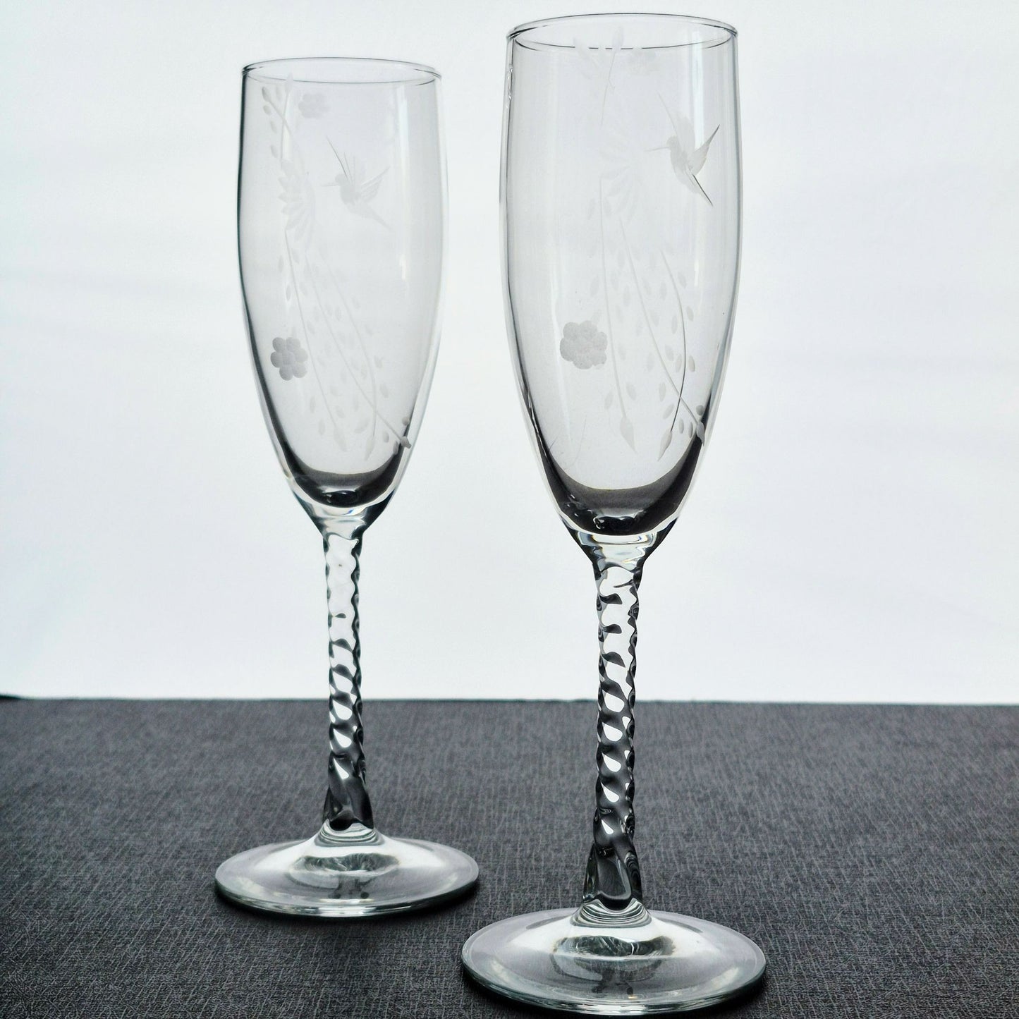 Vintage Etched Hummingbird Fluted Champagne Set