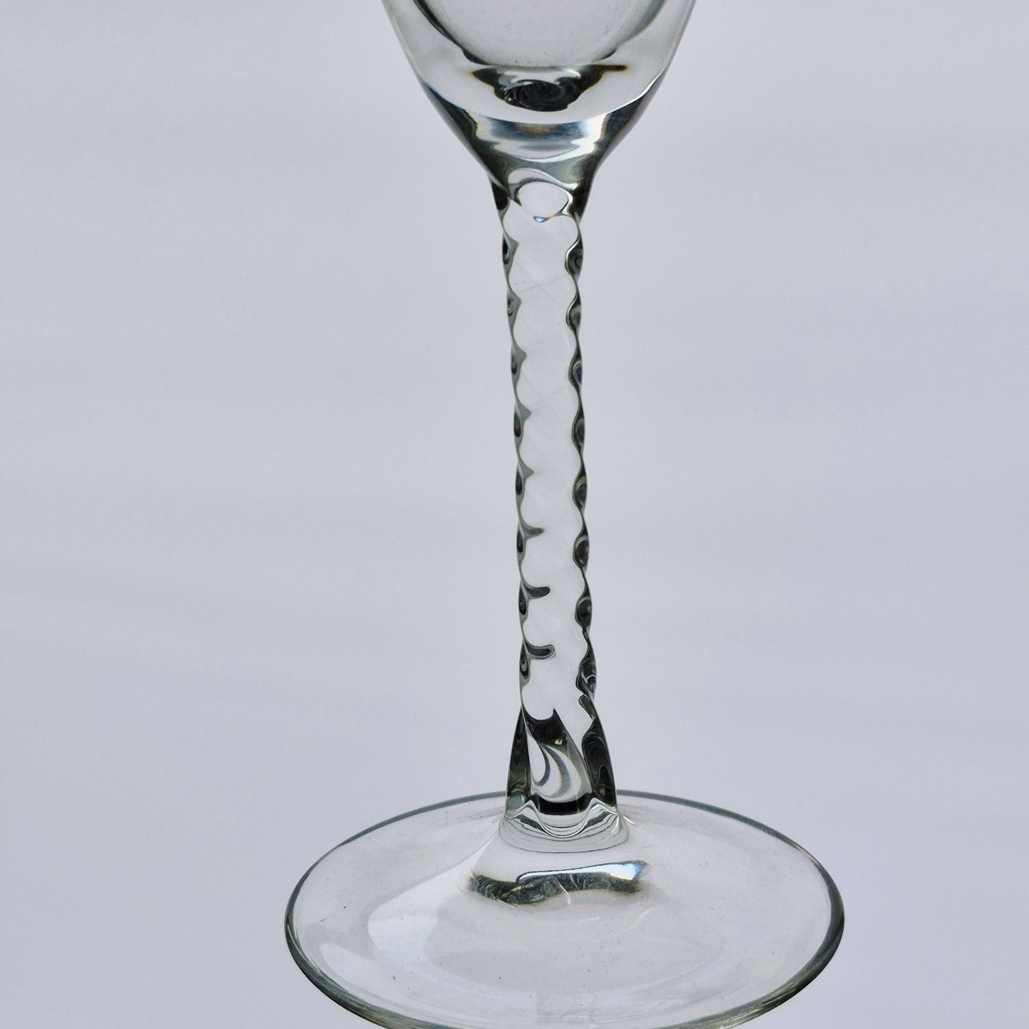 Vintage Etched Hummingbird Fluted Champagne Set