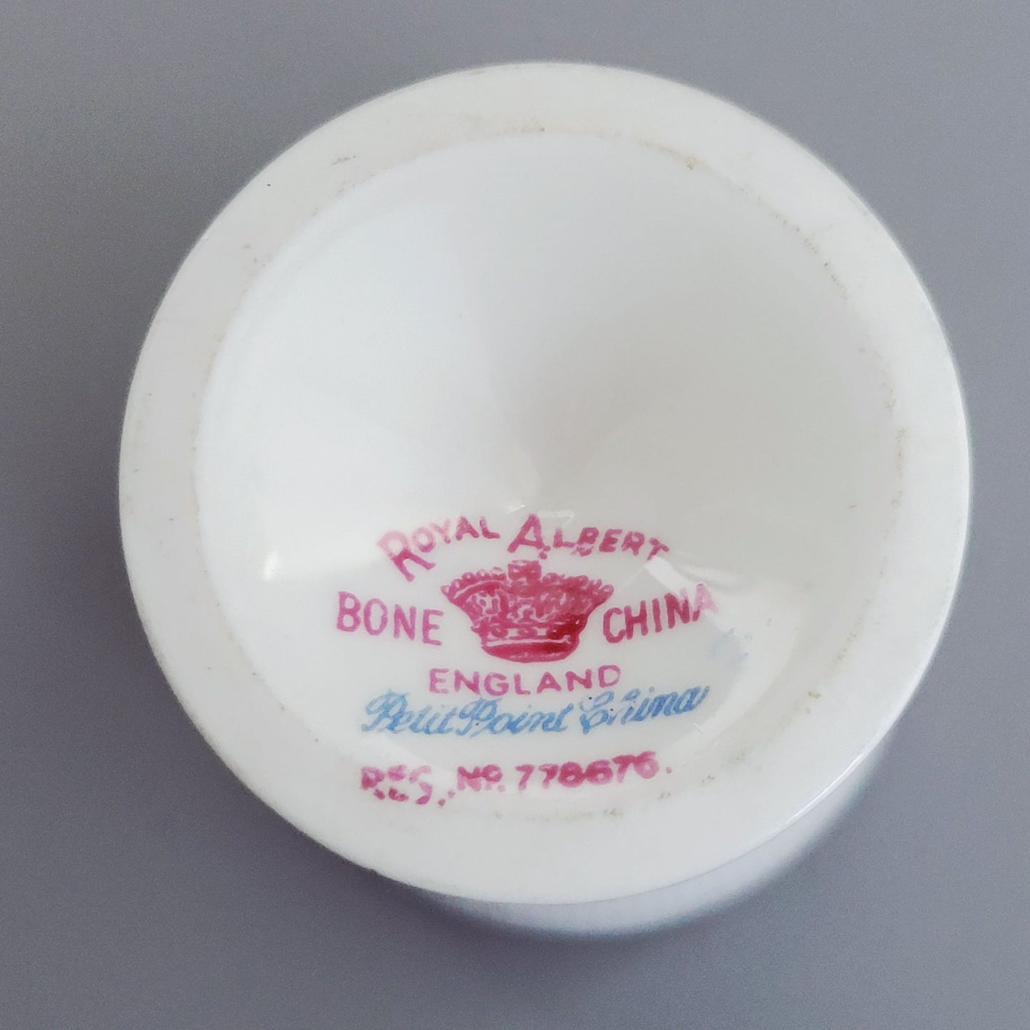 Royal Albert Petit Point Single Egg Cup, England c.1932-97