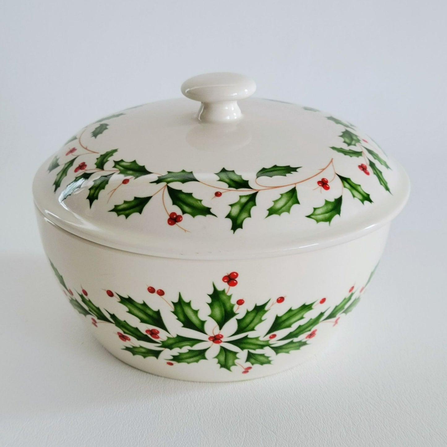 Lenox Holiday 1 Qt. Covered Casserole Bowl