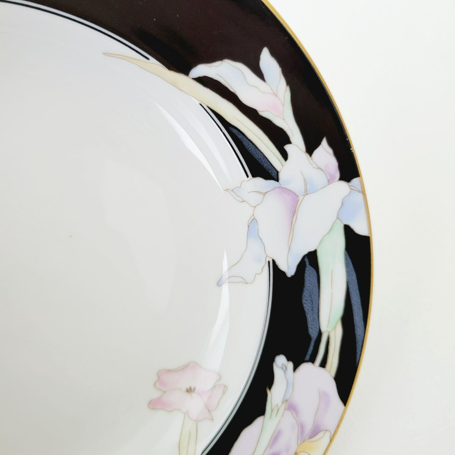 Mikasa Charisma Black Rimmed Soup Bowl Set of 2, c1983-97 Japan