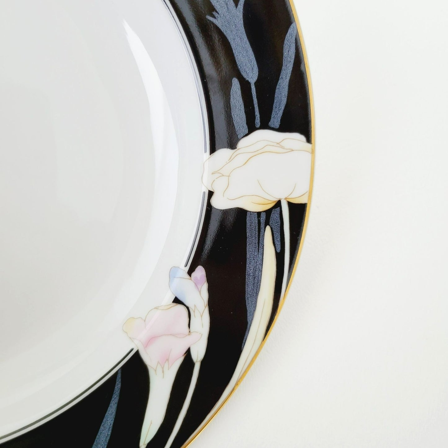 Mikasa Charisma Black Rimmed Soup Bowl Set of 2, c1983-97 Japan