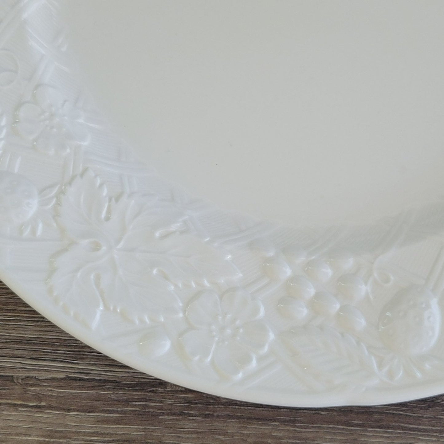 English Countryside White 12"Round Serving Platter