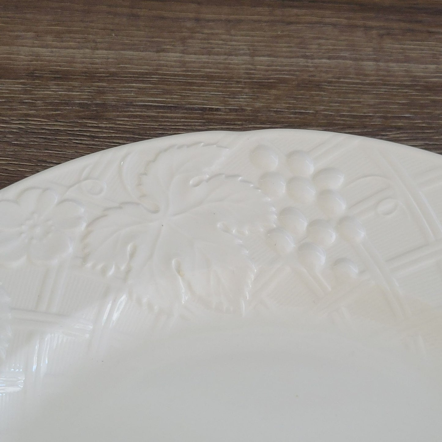 English Countryside White 12"Round Serving Platter