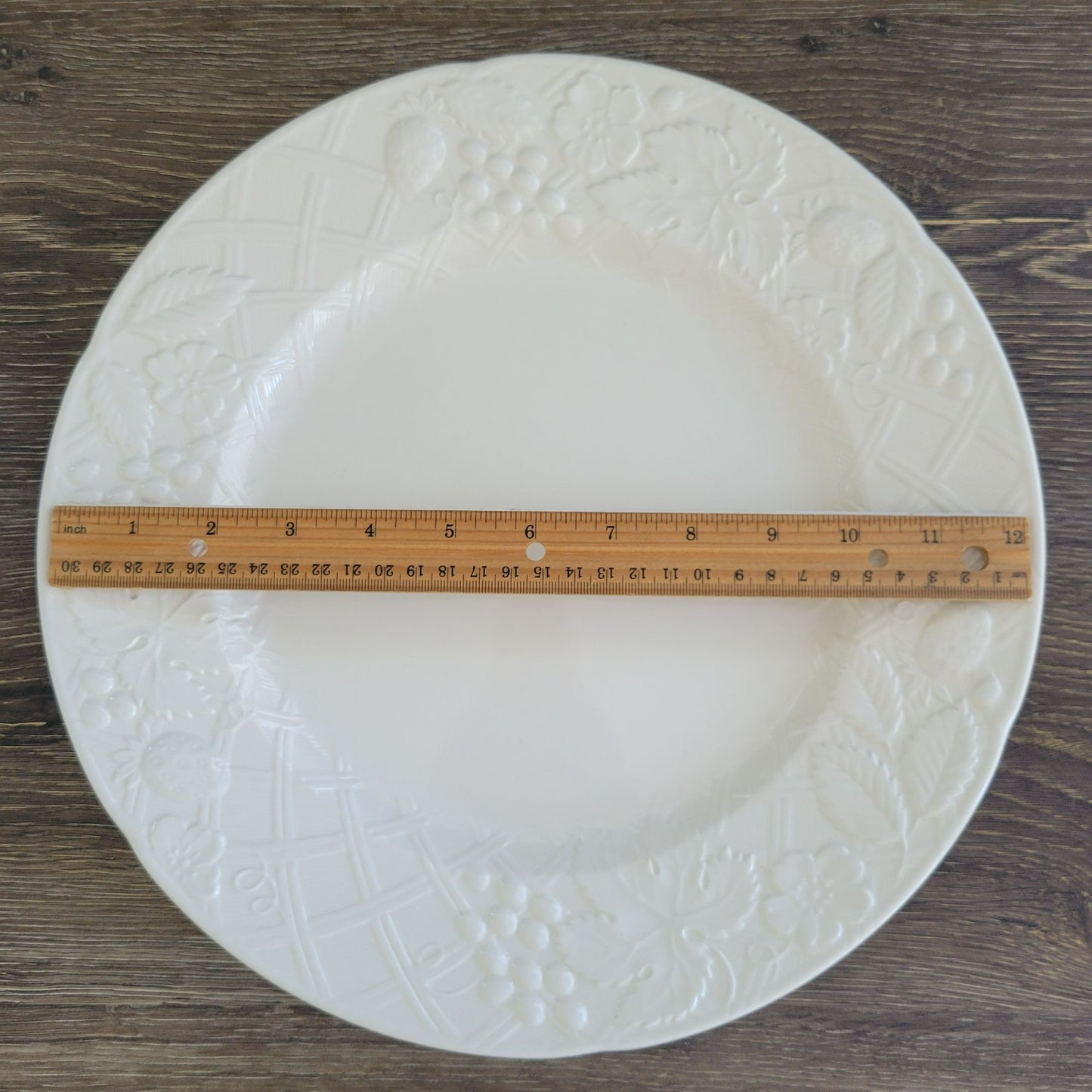 English Countryside White 12"Round Serving Platter