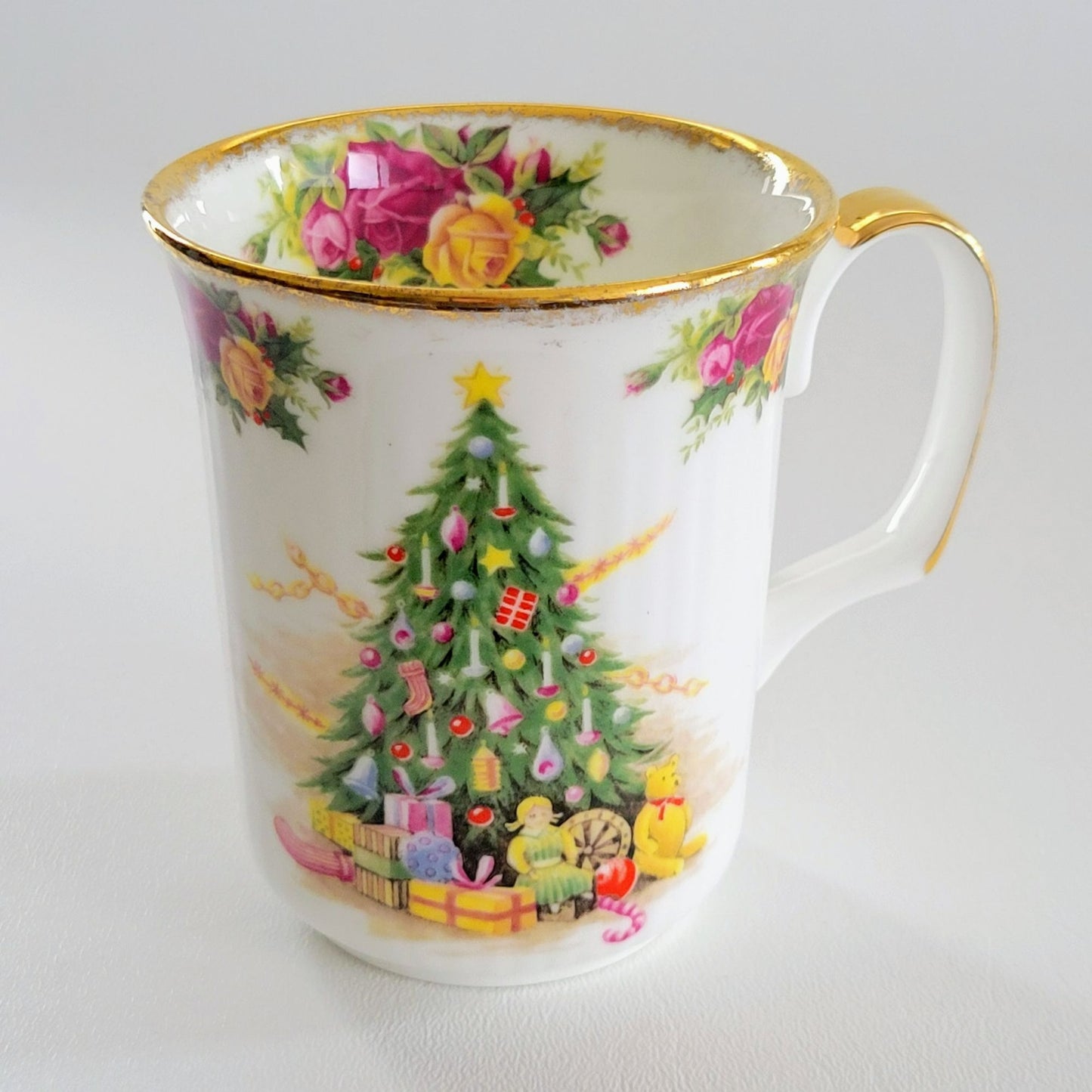 Royal Albert Christmas Magic Coffee Mug, England c.1990s