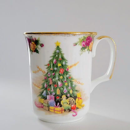 Royal Albert Christmas Magic Coffee Mug, England c.1990s