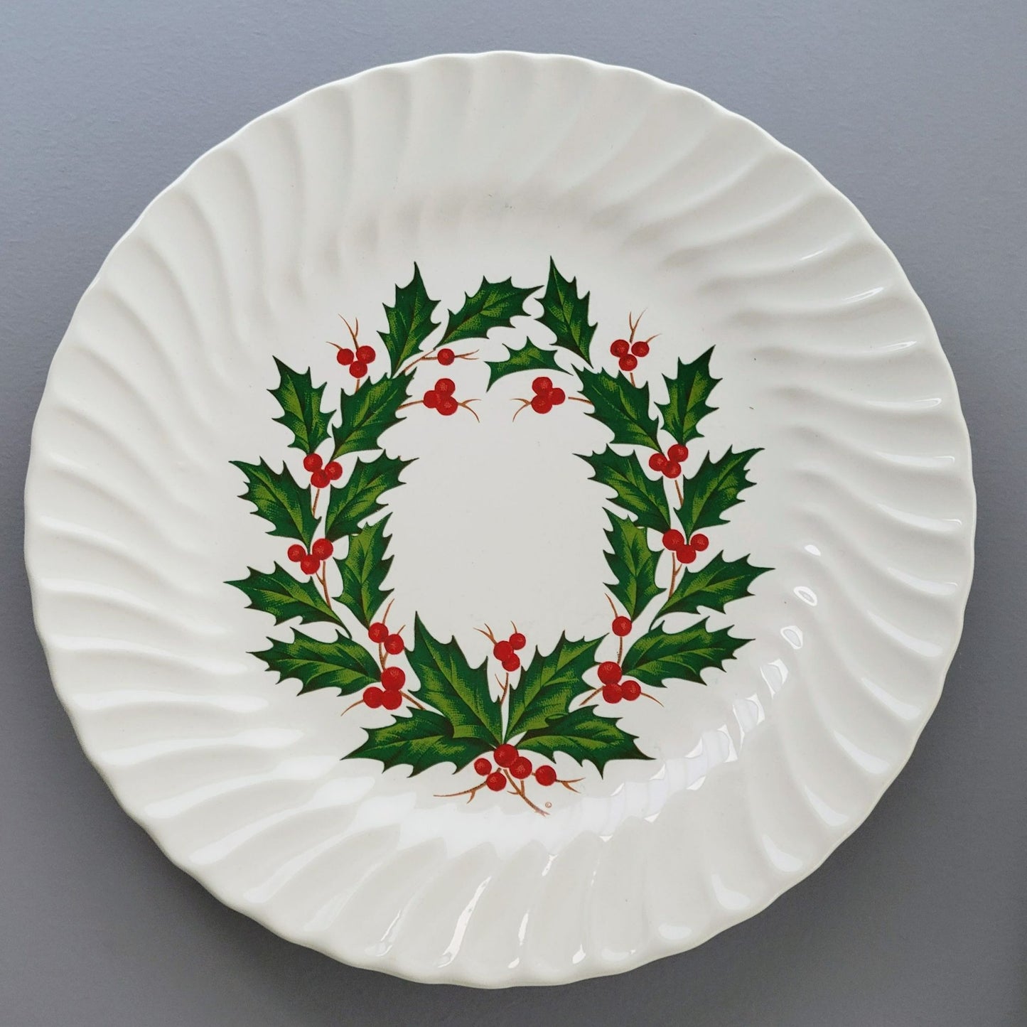 Scio Holly Berry Dinner Plate, Set of 2