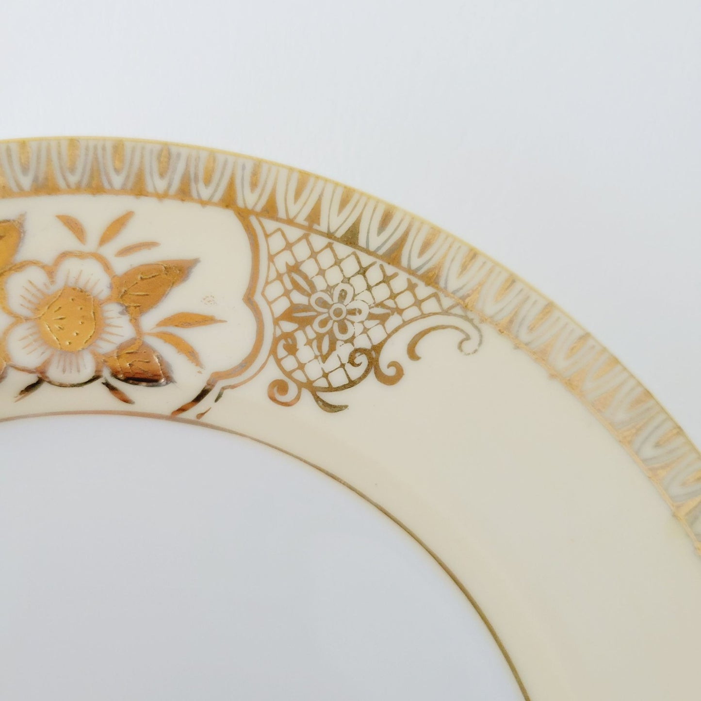 Chikaramachi Embossed Hand-Painted Salad Plate, Set of 2, 1920-30s Japan