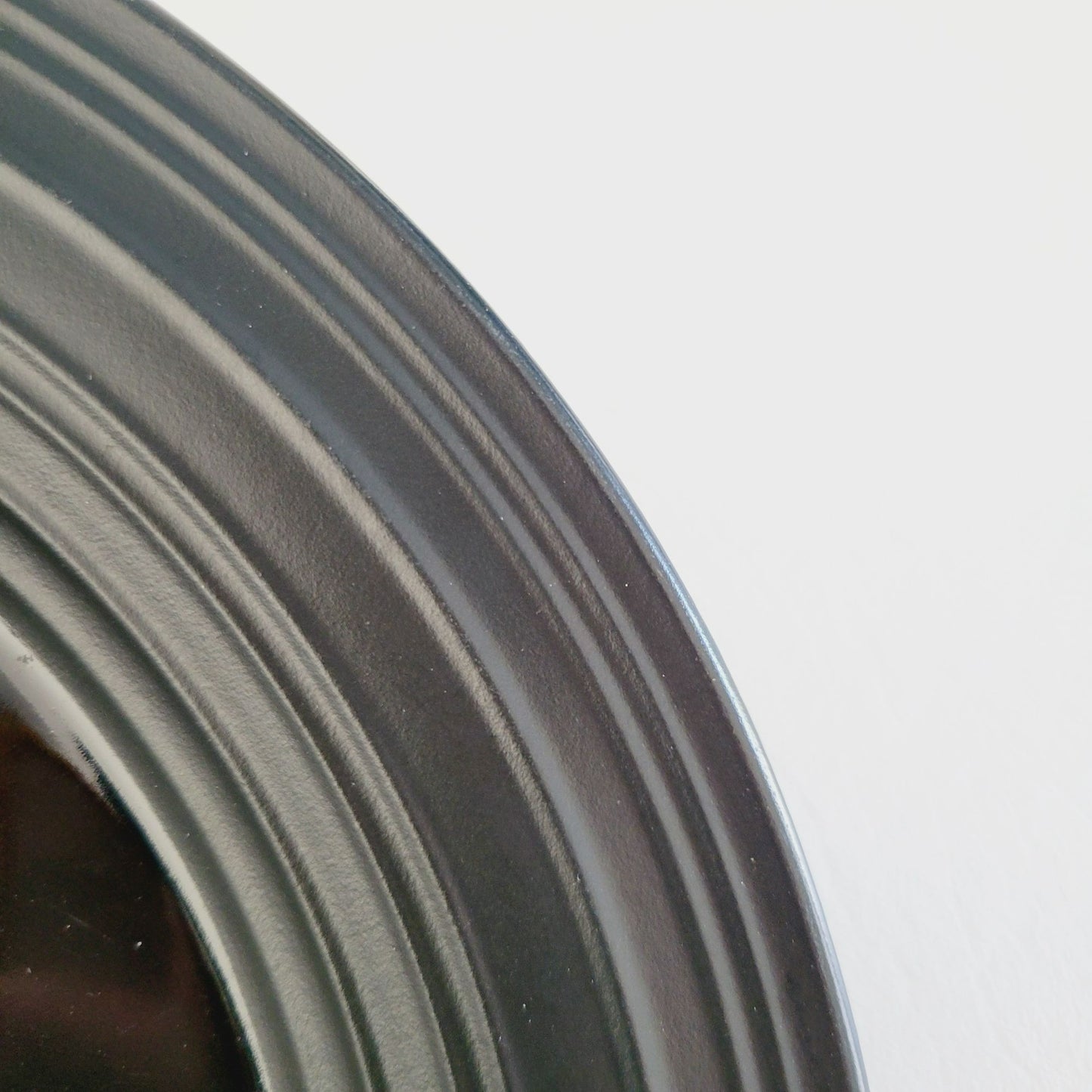 Mikasa Swirl Black Stoneware Dinner Plate