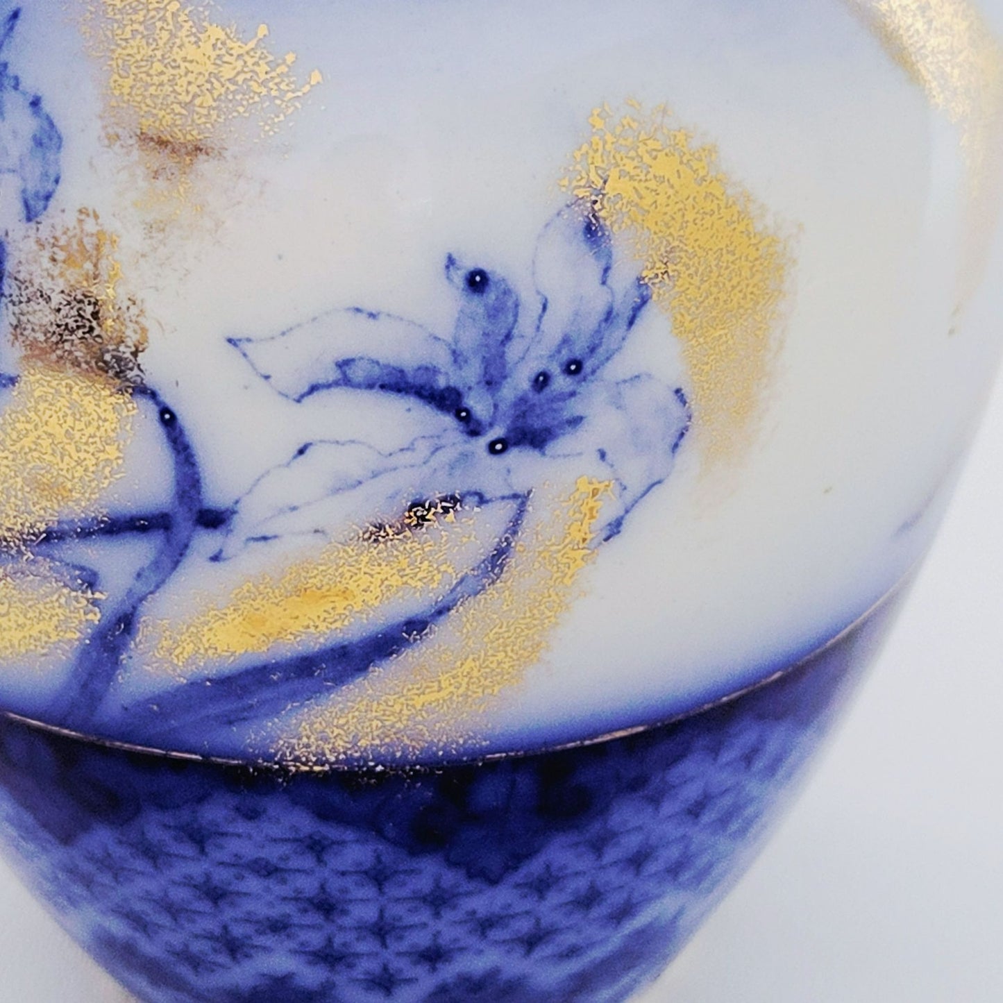 Antique Edge Malkin & Co. IRIS Flow Blue Vase, c.1891-1903 England