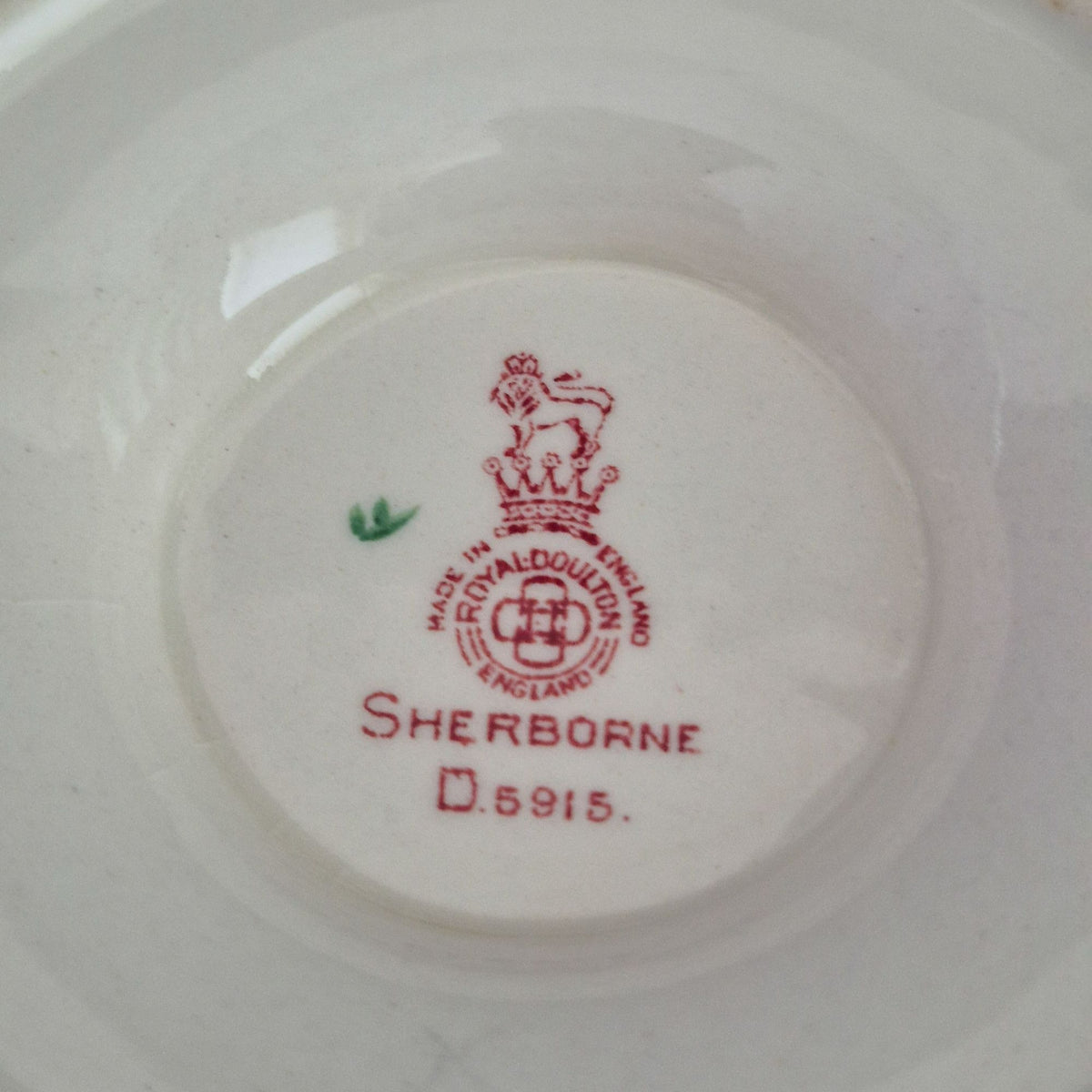Royal Doulton "Sherborne" Gravy Boat & Underplate, c.1938-61 England