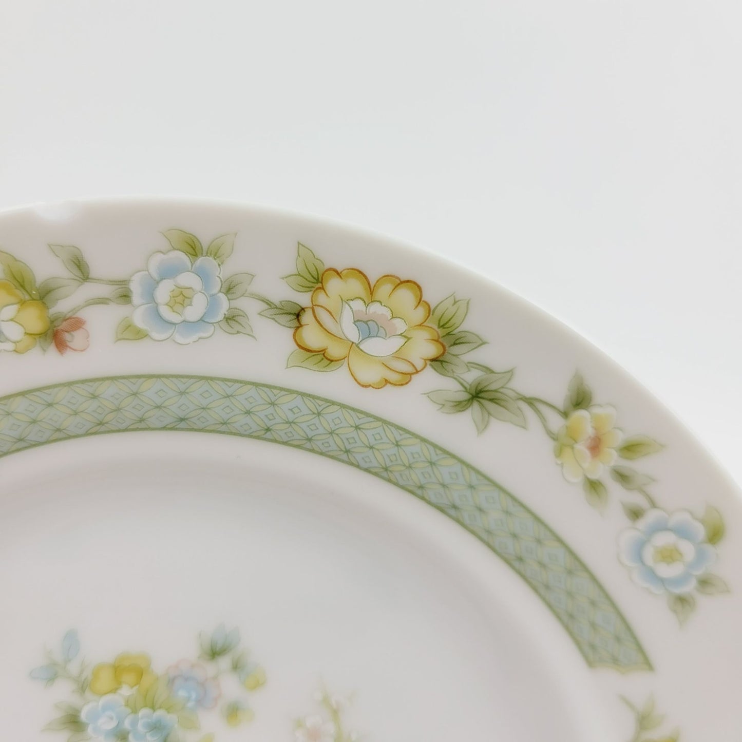 Fashion Royale Ashley Bread Plate Set of 2, Japan Made